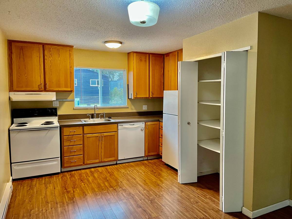 Apartment for rent at 130 SE 30th Place, Portland, OR 97214