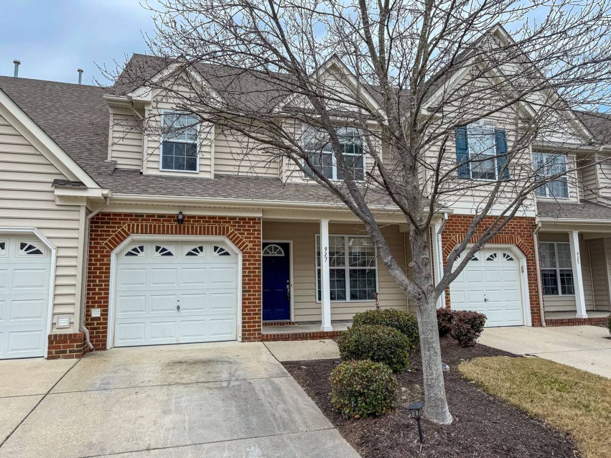 Apartment for rent at 927 Hunley Dr, Virginia Beach, VA 23462