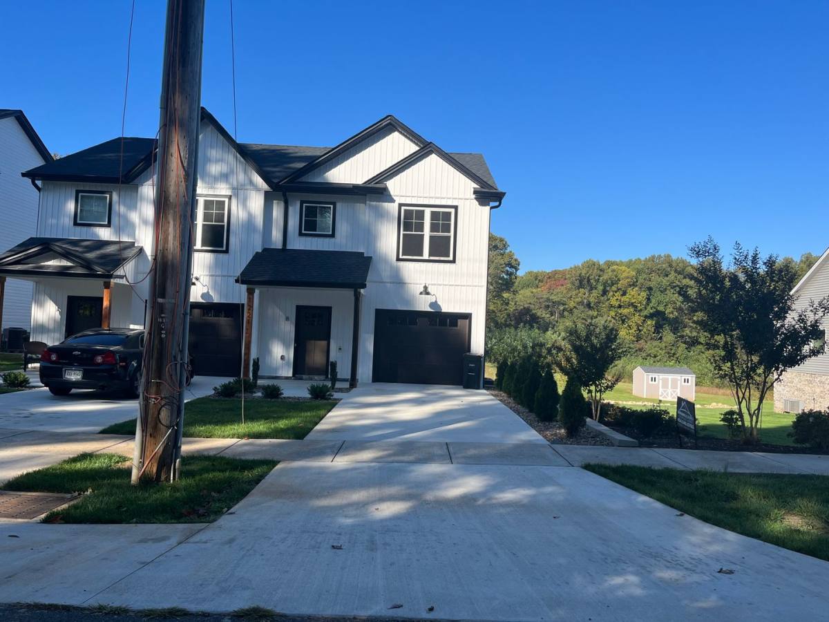 Apartment for rent at 1221 Lockewood Dr, Lynchburg, VA 24502