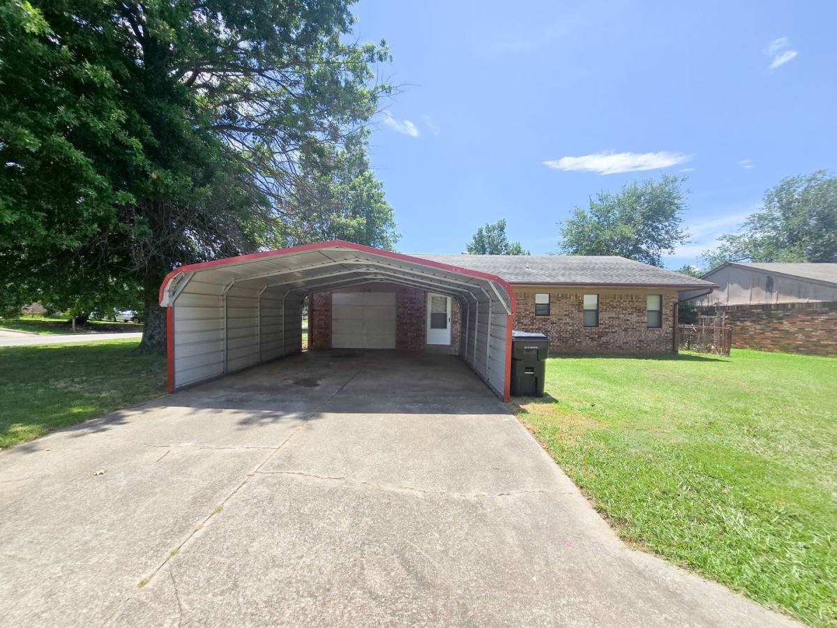 House for rent at 1218 Whispering Glen, Tecumseh, OK 74873