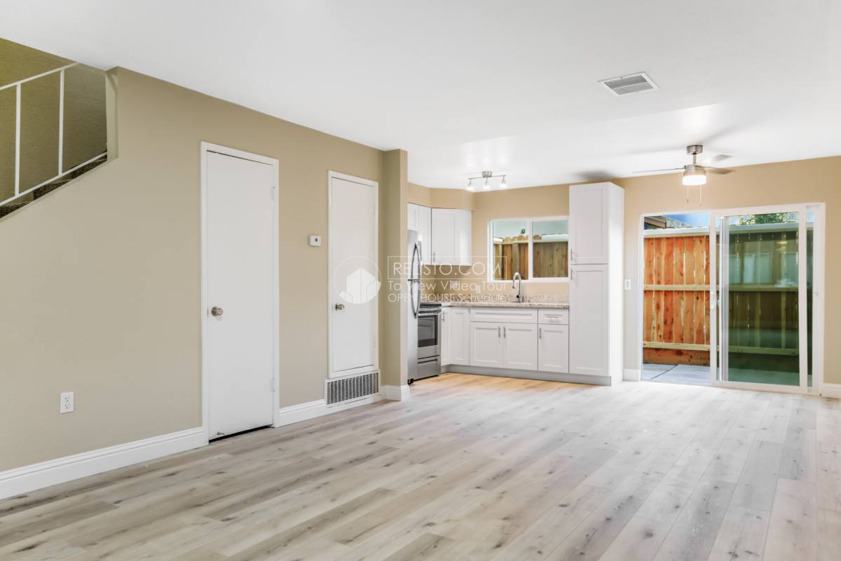 Townhouse for rent at 3120 Delaware Ave #5, Stockton, CA 95204