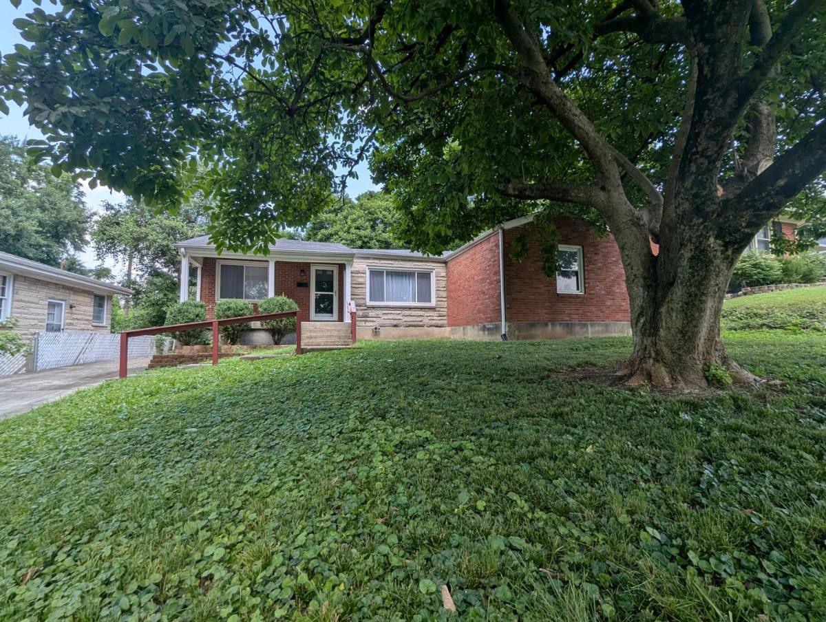 House for rent at 3503 Huon Dr, Louisville, KY 40218