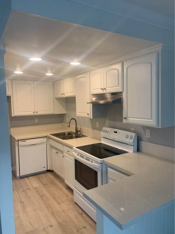 Apartment for rent at 1409 Superior Ave, Newport Beach, CA 92663
