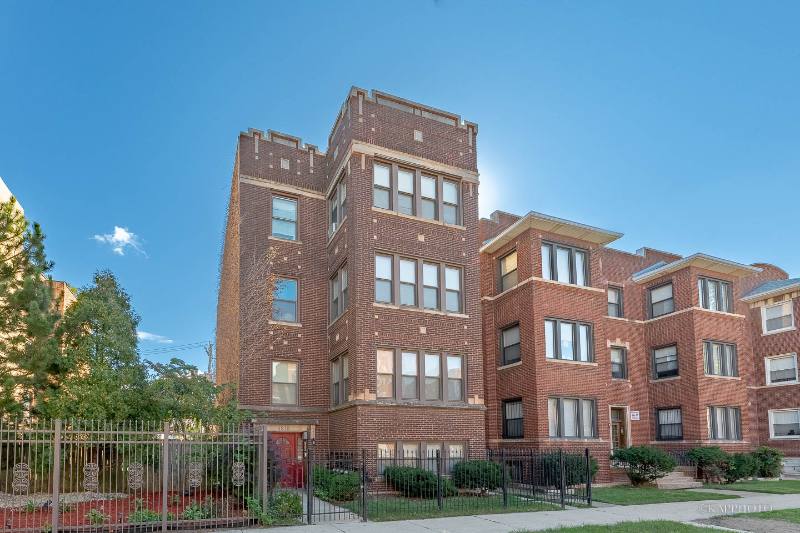 Apartment for rent at 6819 S Ridgeland Ave, Chicago, IL 60649