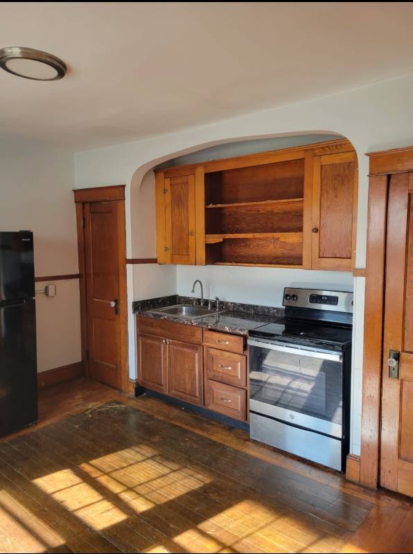 Apartment for rent at 293 3E Amherst St, Manchester, NH 03104