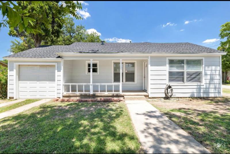 Apartment for rent at 912 N Monroe St #A, San Angelo, TX 76901