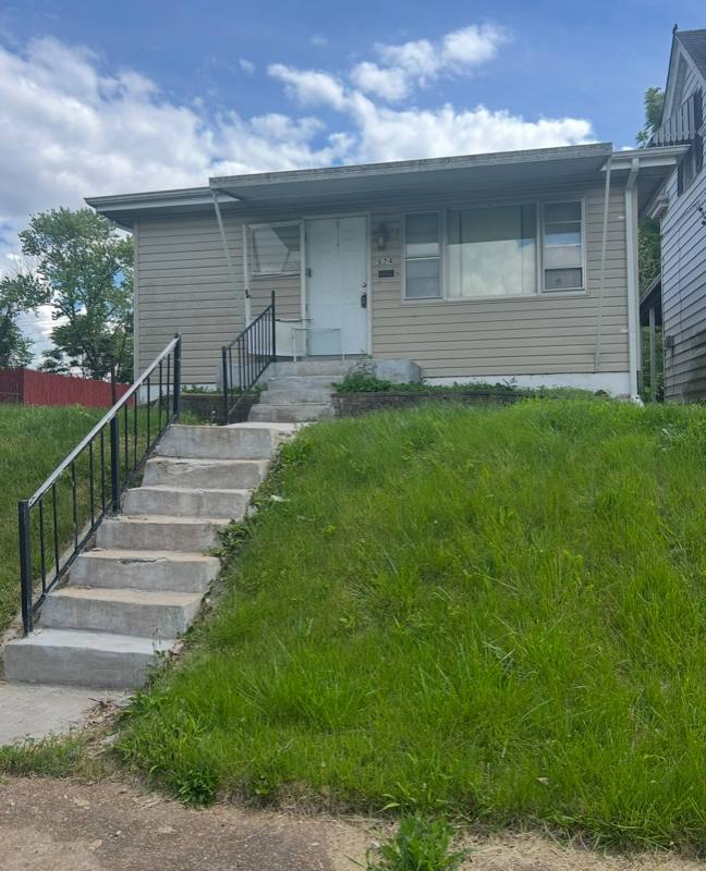 House for rent at 924 Elias Ave, Saint Louis, MO 63147