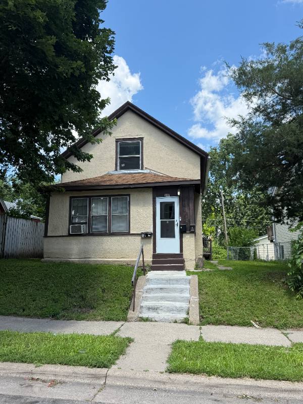 Apartment for rent at 597 Thomas Ave #2, Saint Paul, MN 55103