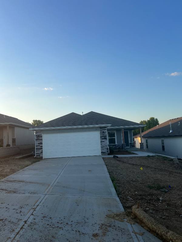 House for rent at 2113 Brook Ridge Circle, Tonganoxie, KS 66086