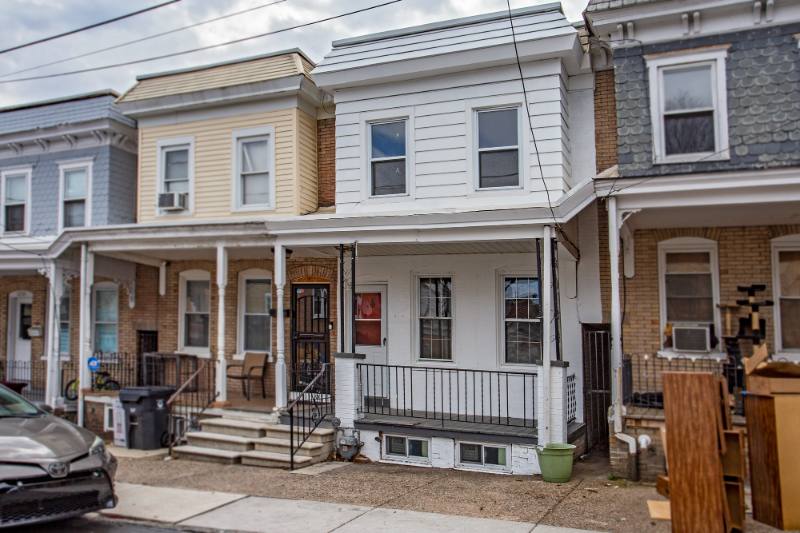 Townhouse for rent at 1210 Elm St, Wilmington, DE 19805