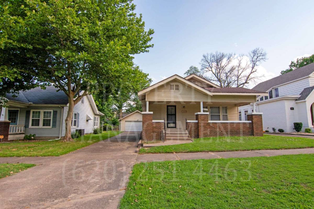 House for rent at 1207 W 4th St, Coffeyville, KS 67337