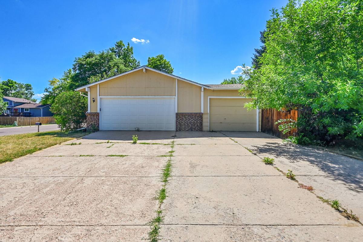 House for rent at 7579 W Portland Ave, Littleton, CO 80128