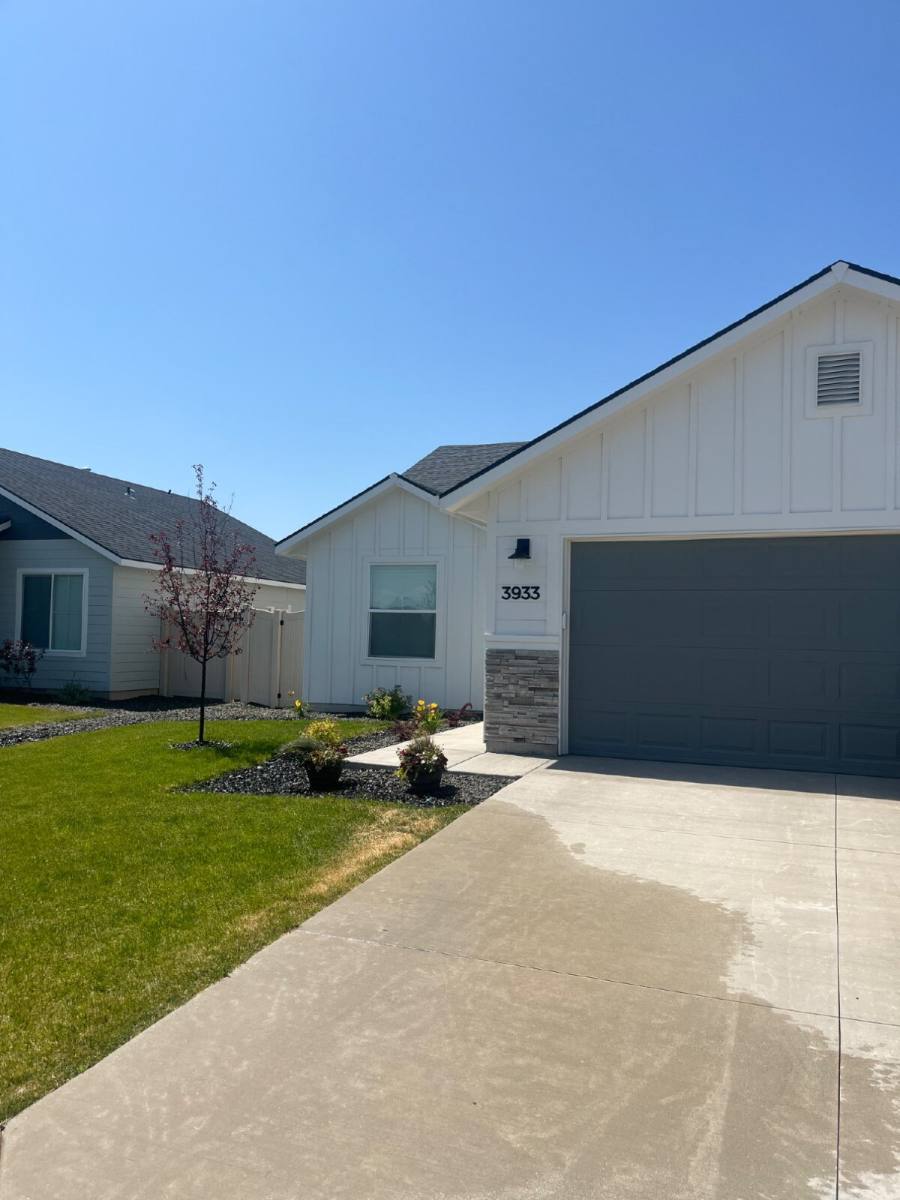 House for rent at 3933 E Syracuse St, Nampa, ID 83686