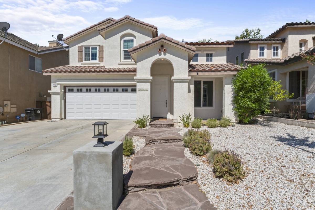 House for rent at 28511 Silverking Trail, Santa Clarita, CA 91390