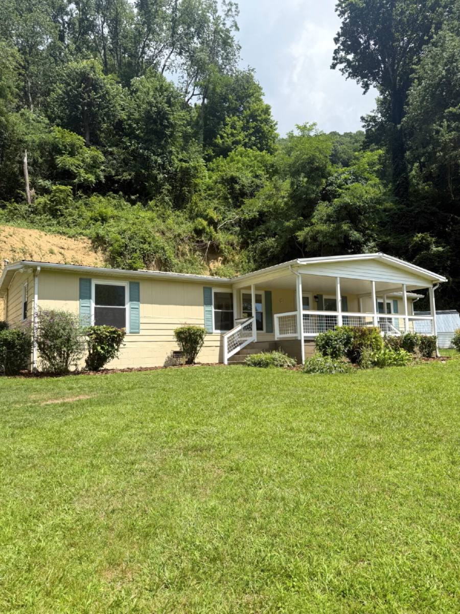 House for rent at 232 Caldwell Hollow Rd, Maggie Valley, NC 28751