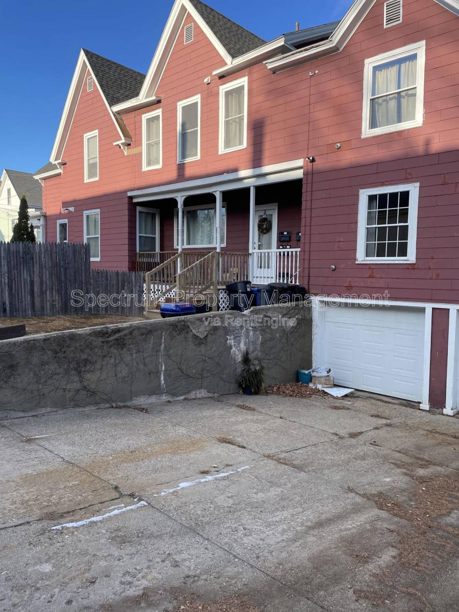 Apartment for rent at 87 Winter St #2, Auburn, ME 04210