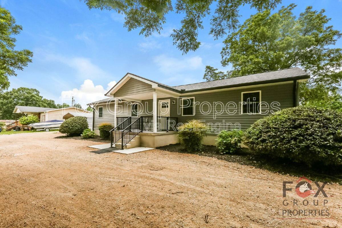 House for rent at 152 Midway Lake Rd, Mooresville, NC 28115