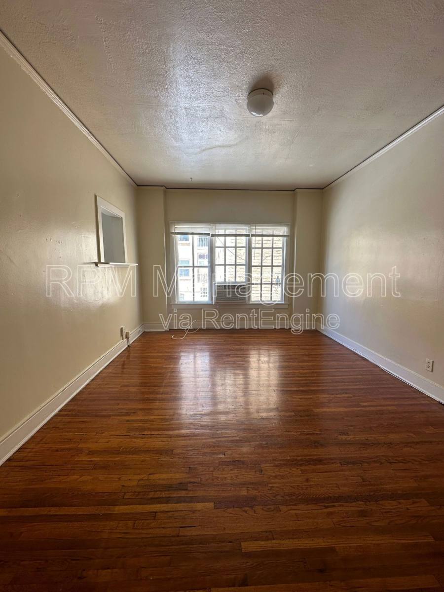 Apartment for rent at 1825 N Ivar Ave, Los Angeles, CA 90028