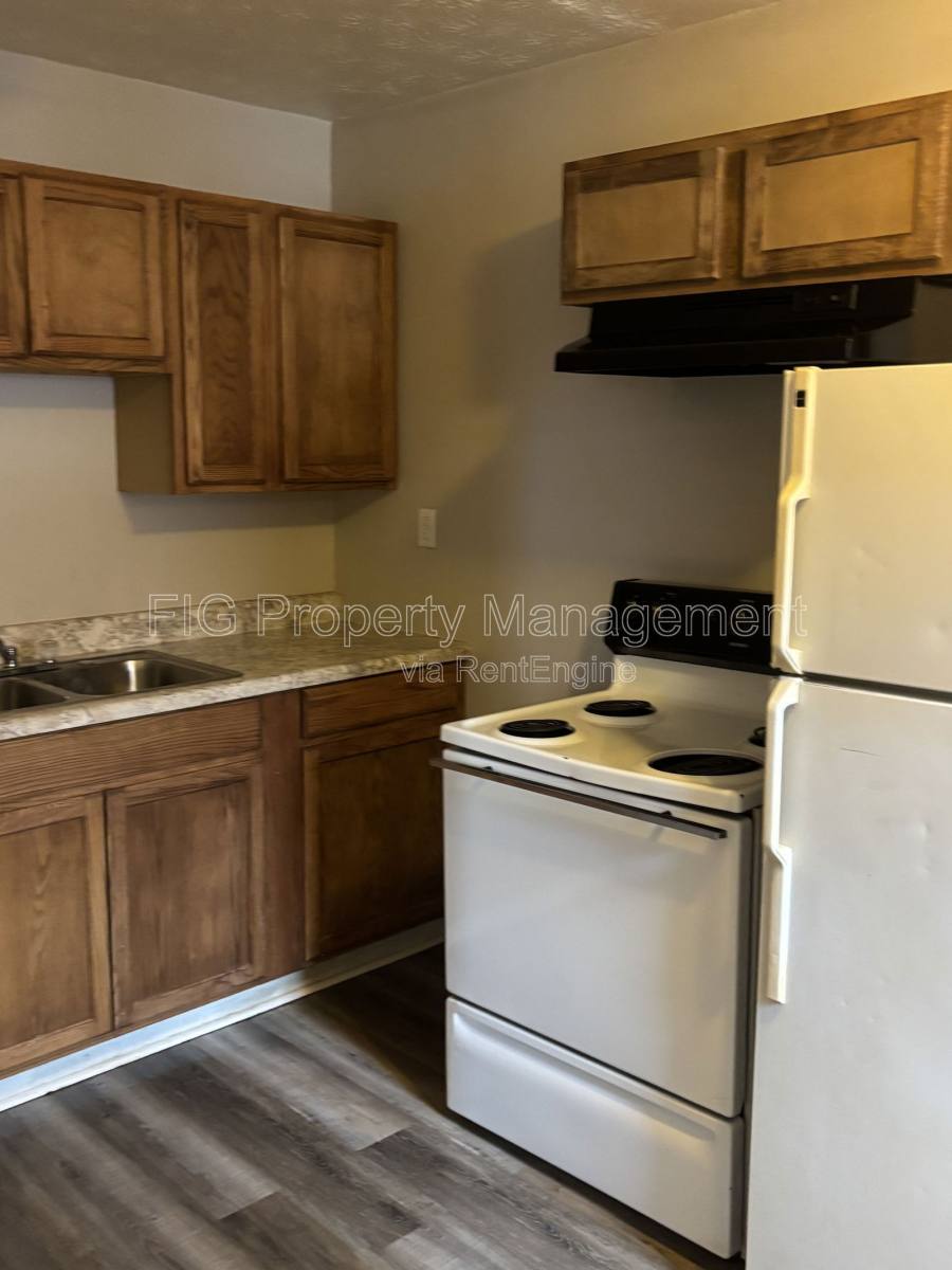 Apartment for rent at 112 S Watauga Ave #6, Elizabethton, TN 37643