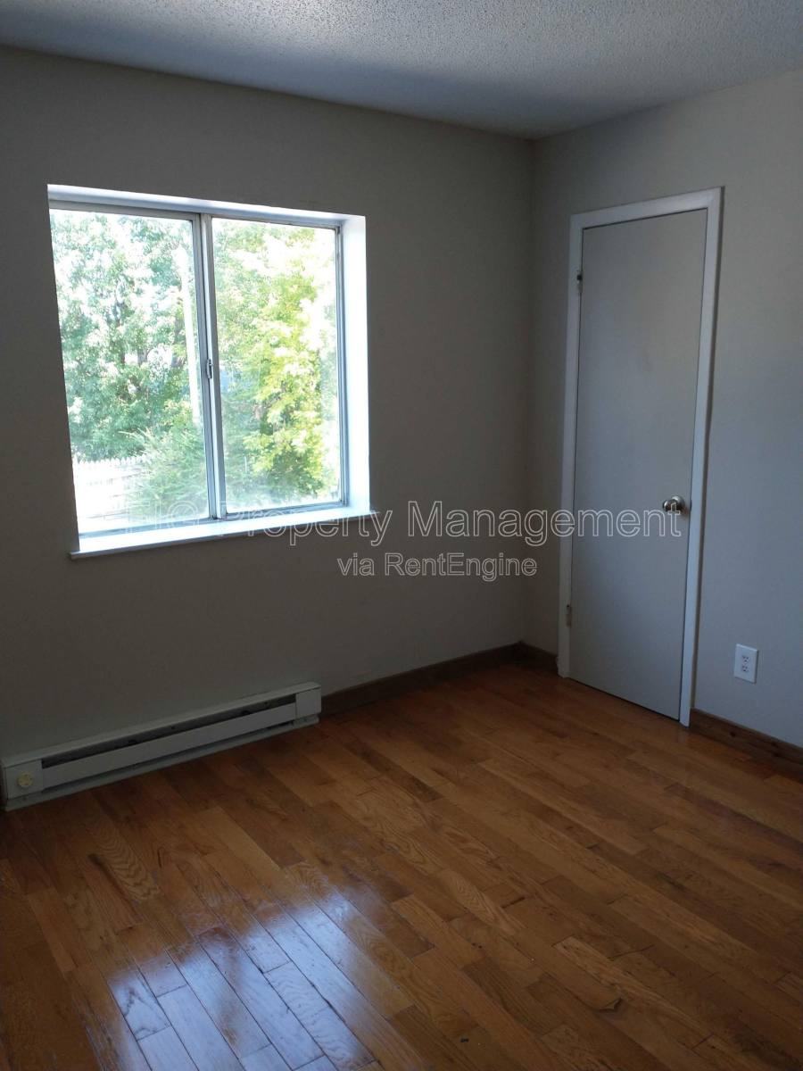 Apartment for rent at 427 W G St #7, Elizabethton, TN 37643