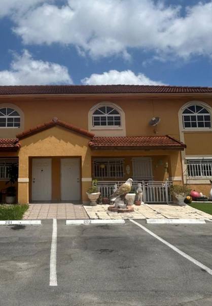Apartment for rent at 7714 W 34th Lane, Hialeah, FL 33018