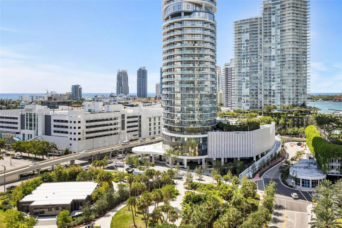 House for rent at 650 W Ave, Miami Beach, FL 33139
