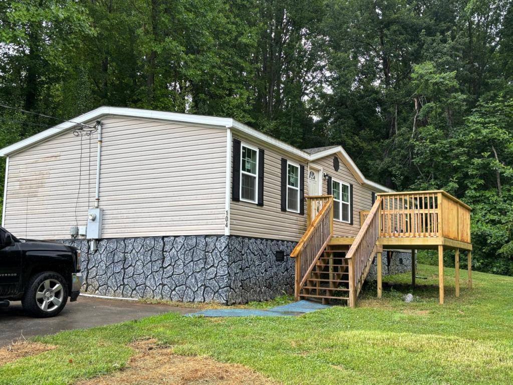 House for rent at 104 Patricia Ann Dr, Elizabethton, TN 37643