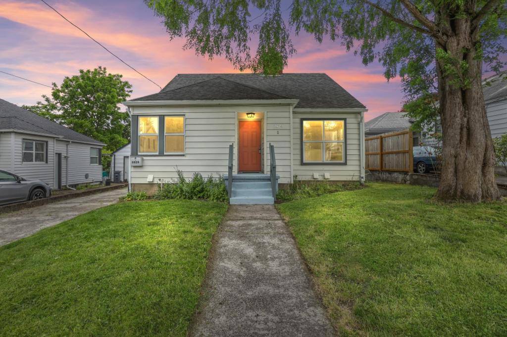 6824 N Commercial Ave, Portland, OR 97217