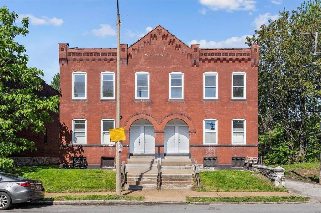 Apartment for rent at 3217 Nebraska Ave, Saint Louis, MO 63118