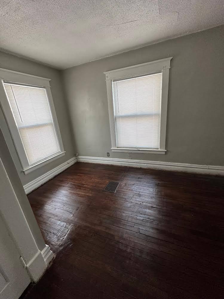 Apartment for rent at 1408 E Main St #2, Kalamazoo, MI 49048