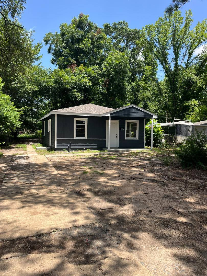 House for rent at 3064 Syphon St, Shreveport, LA 71108