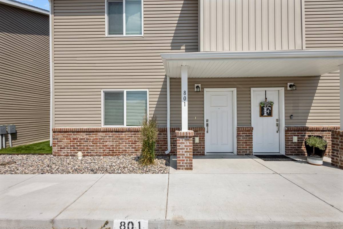 Townhouse for rent at 2001 Lawrence Lane, Blackfoot, ID 83221