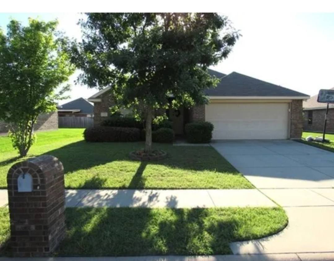 House for rent at 111 Dover Dr, Waxahachie, TX 75165