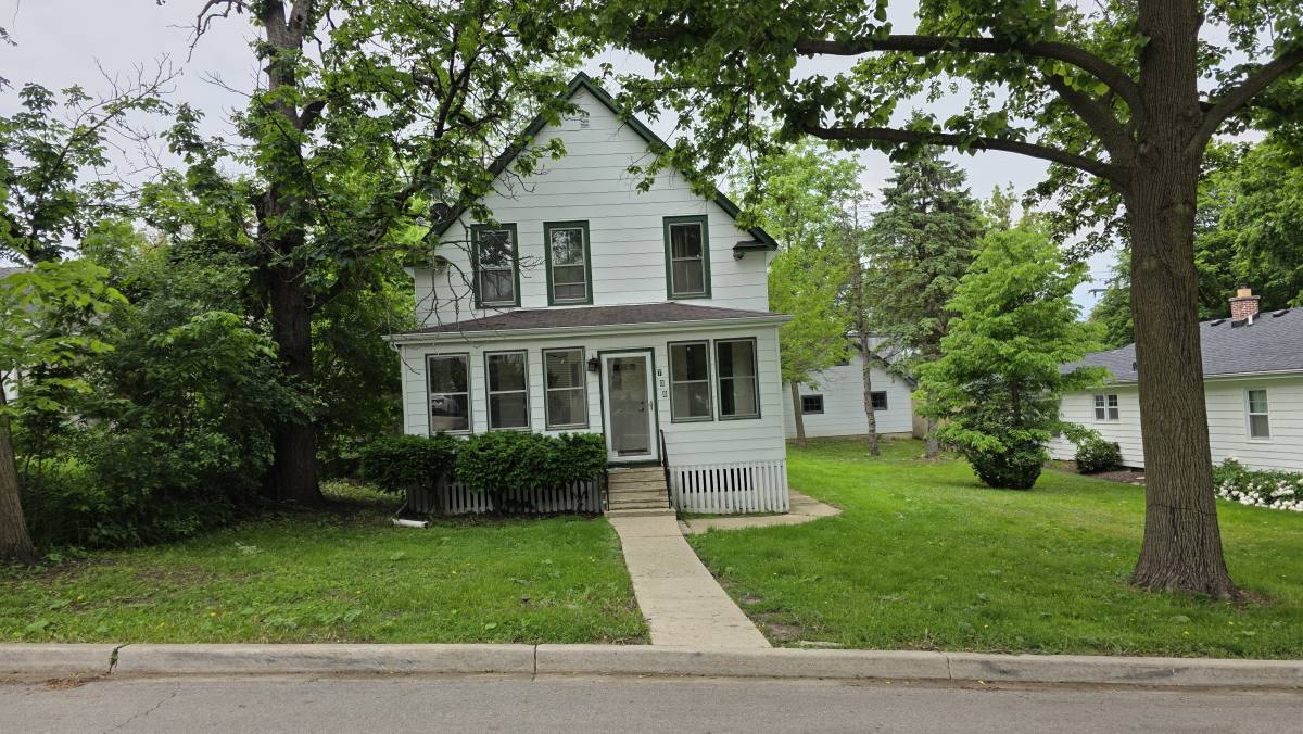 House for rent at 708 S Stough St, Hinsdale, IL 60521