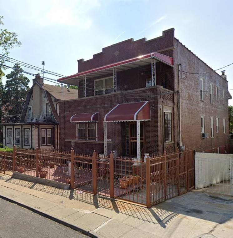 Apartment for rent at 3768 Willett Ave #2, Bronx, NY 10467