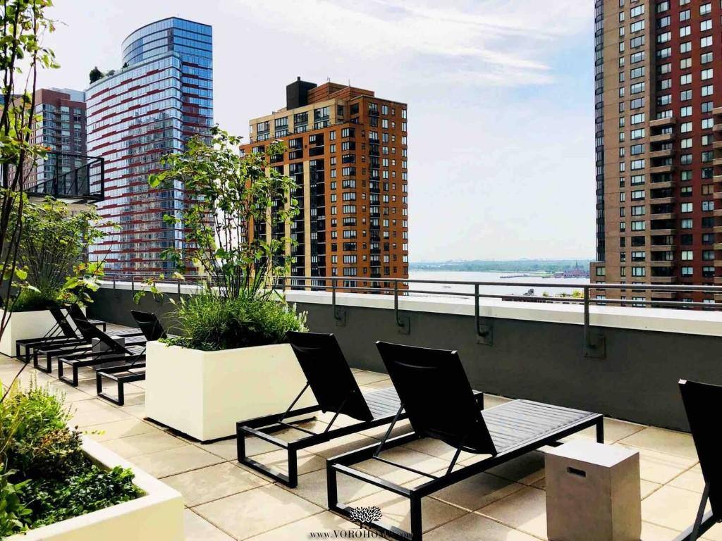 Apartment for rent at 33 Rector St #8M, New York, NY 10006