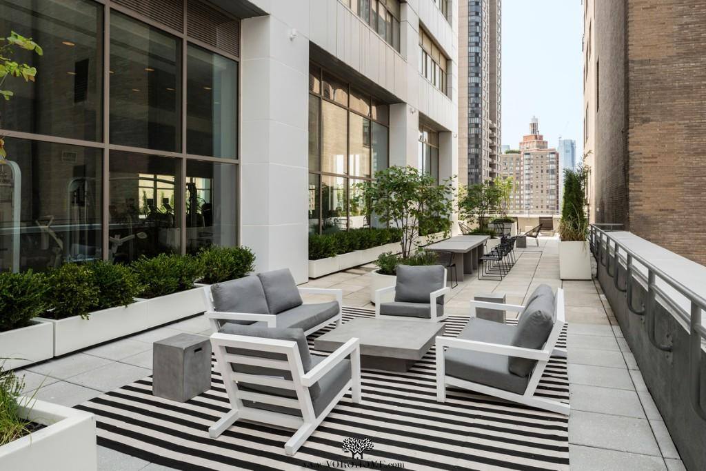 Apartment for rent at 33 Rector St #8M, New York, NY 10006