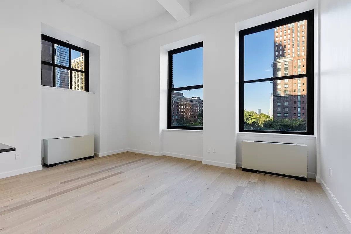 Apartment for rent at 33 Rector St #14D, New York, NY 10006