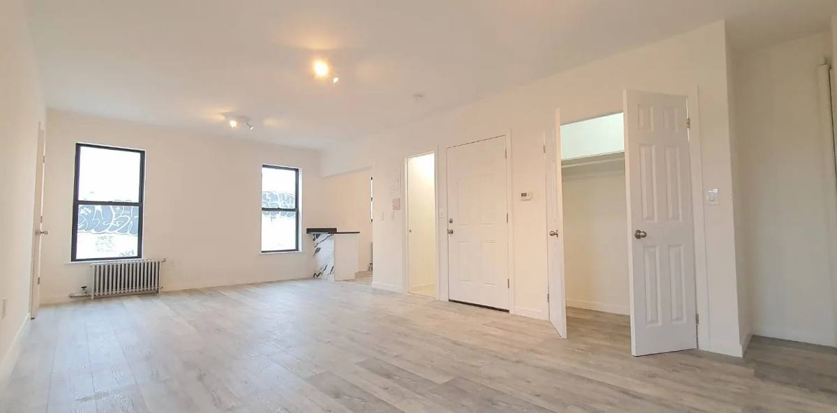 316 McGuinness Blvd #3R, Brooklyn, NY 11211