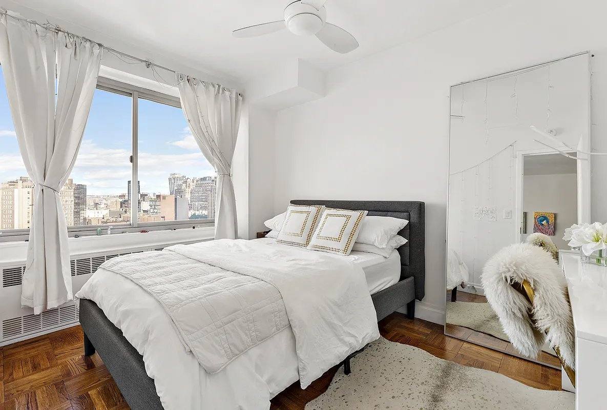 175 W 12th St #3L, New York, NY 10011