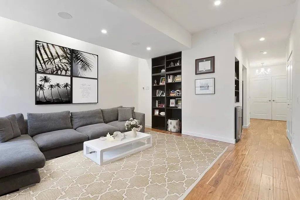 Apartment for rent at 88 Greenwich St #11-33, New York, NY 10006