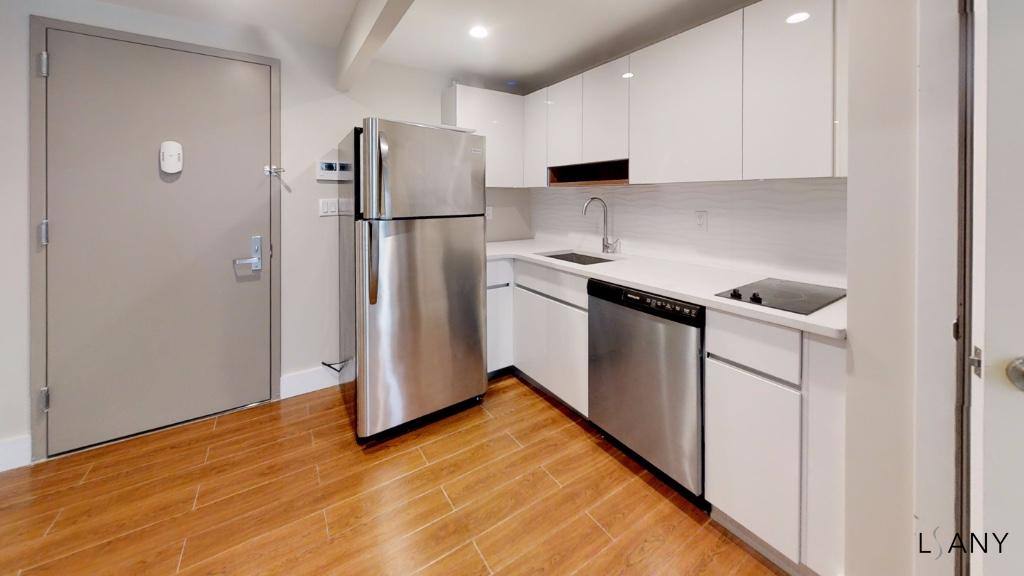 Apartment for rent at 2330 Hoffman St #2E, Bronx, NY 10458