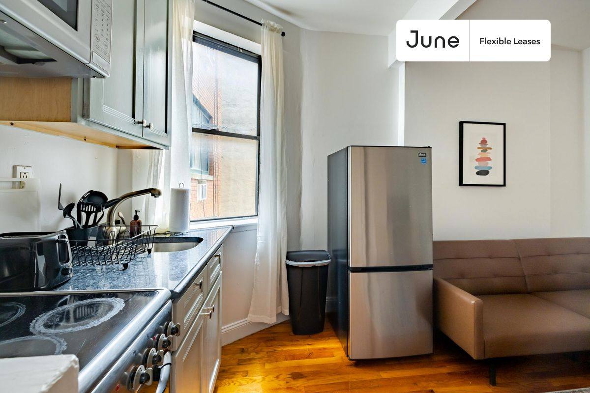 Apartment for rent at 611 E 11 St #1, New York, NY 10009