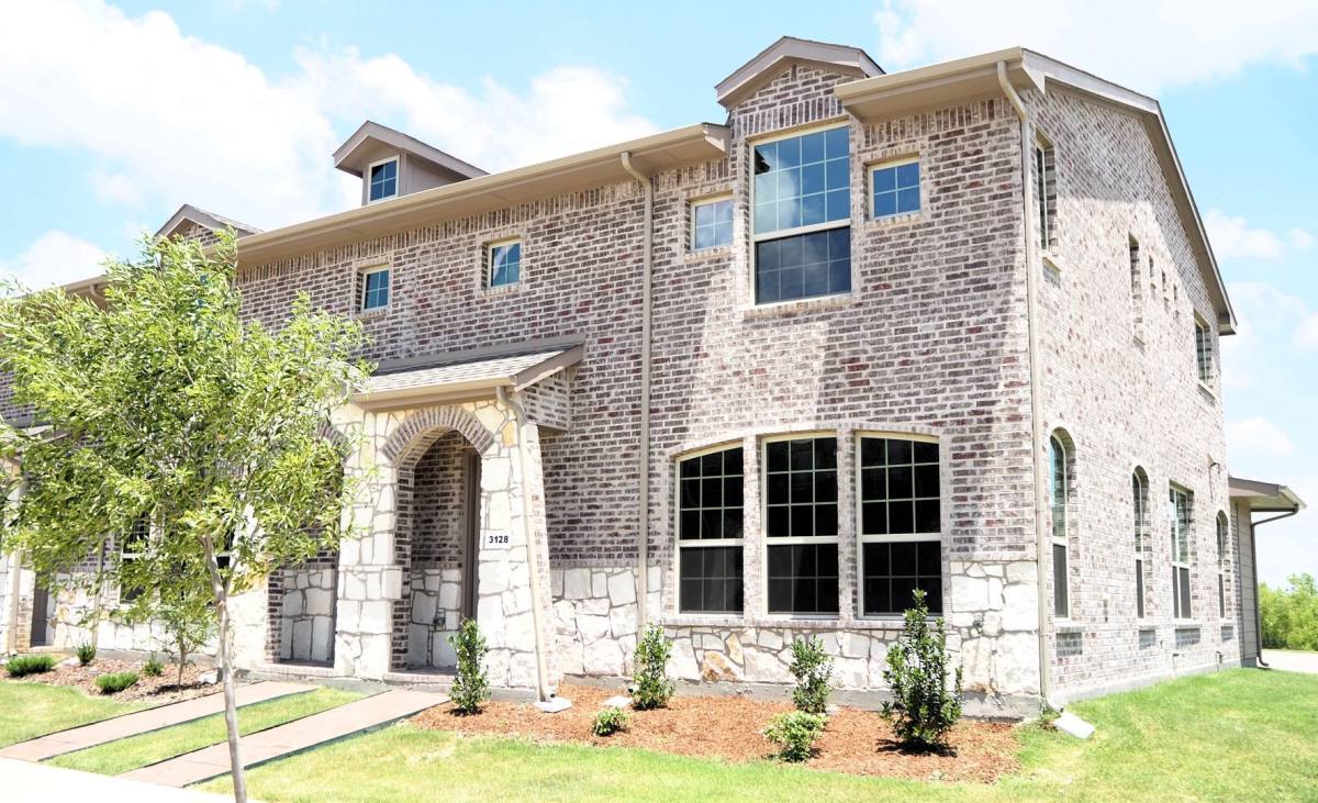 Townhouse for rent at 3128 Solana Circle, Denton, TX 76207