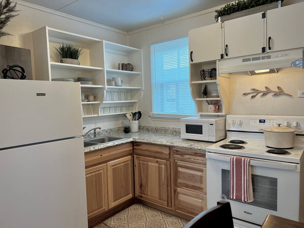 Apartment for rent at 1004 W 5th St, Cheyenne, WY 82007