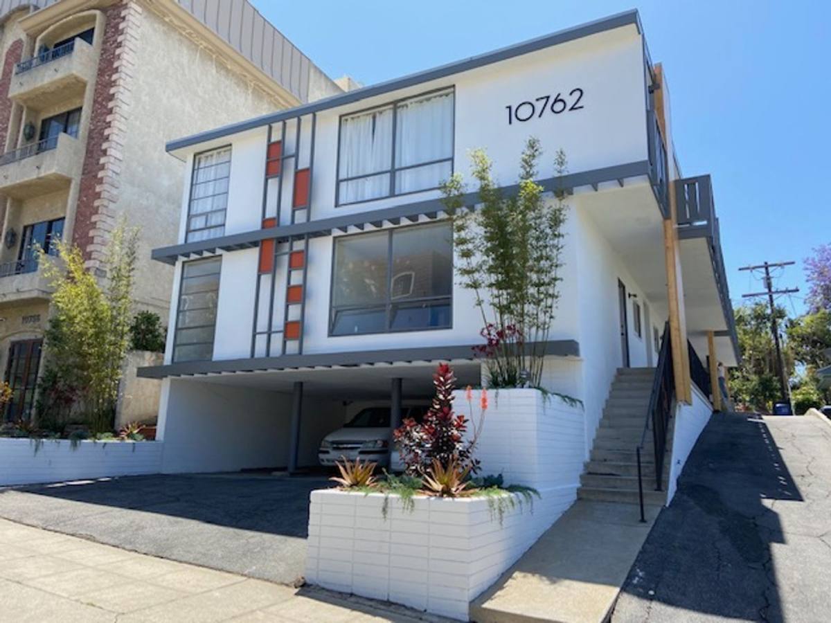 Apartment for rent at 10762 Massachusetts Ave, Los Angeles, CA 90024