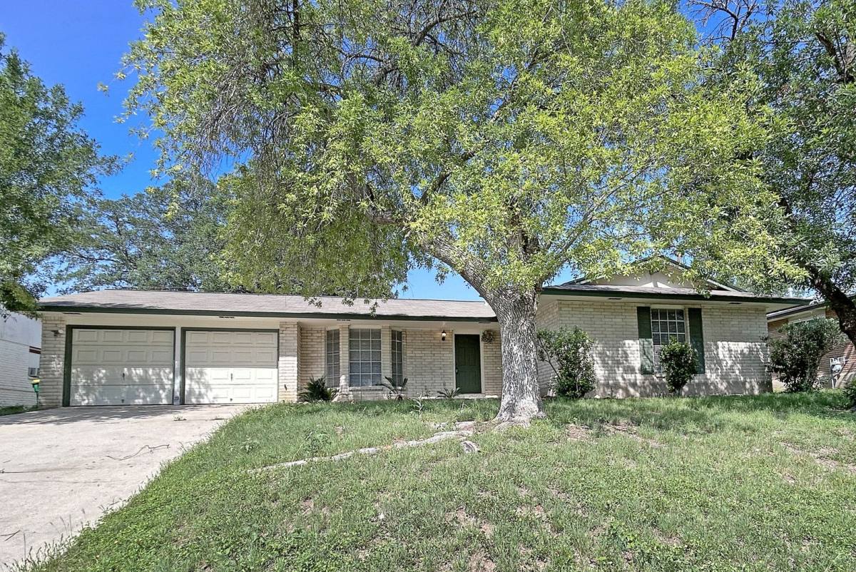 House for rent at 331 Shin Oak Dr, San Antonio, TX 78233