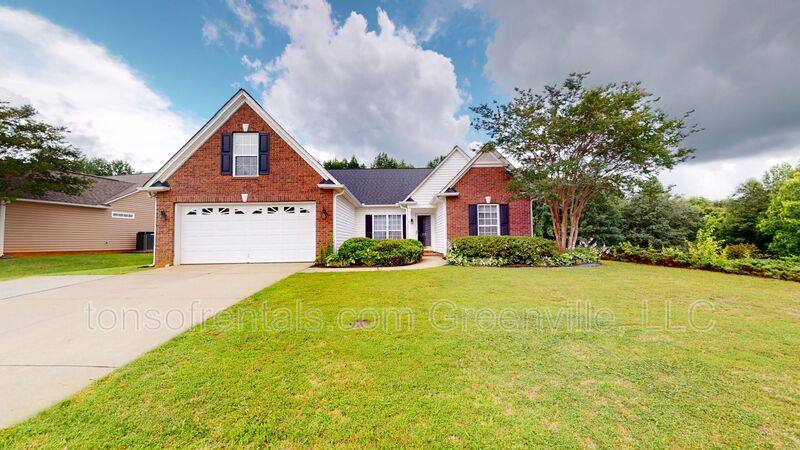 House for rent at 210 Grimes Dr, Simpsonville, SC 29681