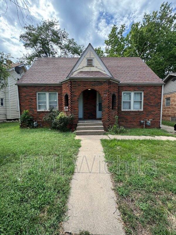 715 S Green St, Wichita, KS 67211
