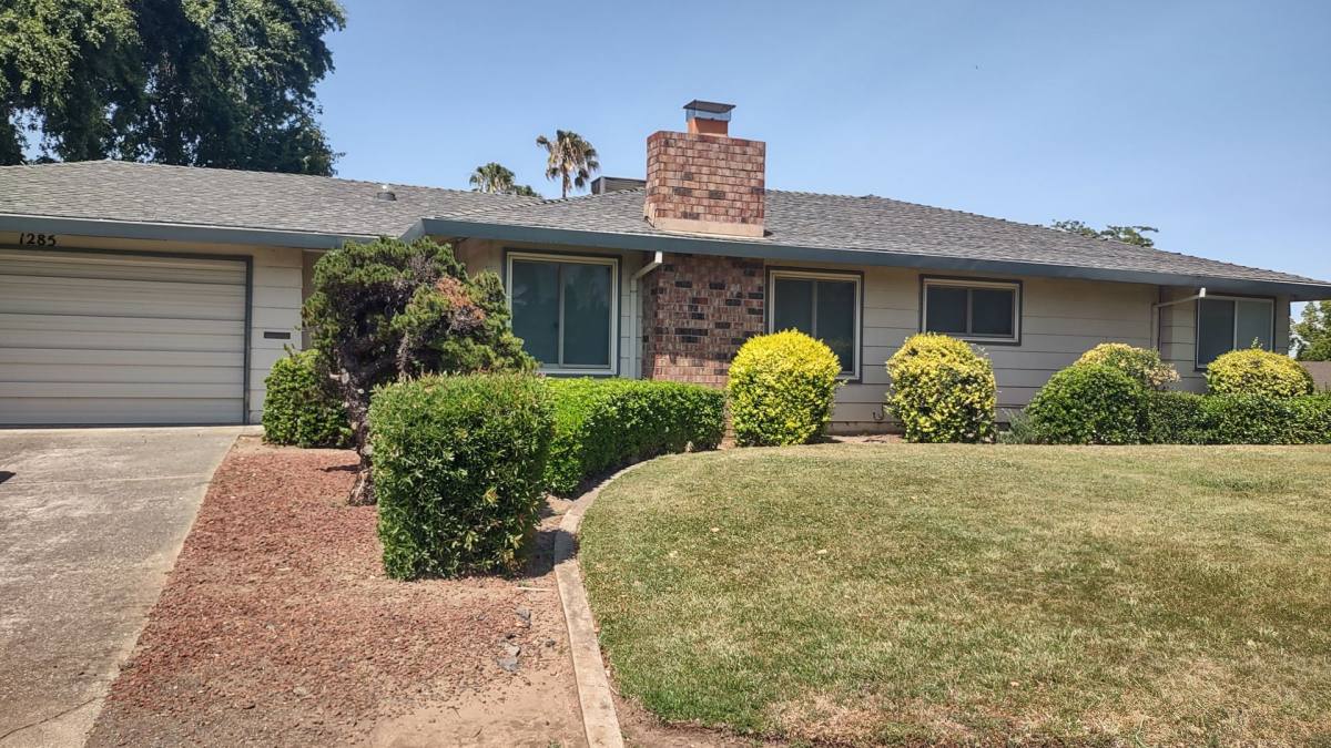 Townhouse for rent at 1285 43rd Ave, Sacramento, CA 95822